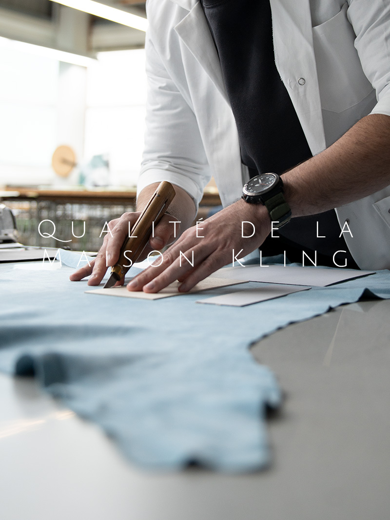 Zuschneiden von Echtleder in der Produktion für den Außenbezug von Fleur de Luxe Schmucketuis